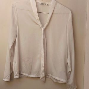 Only V Neck Tie Blouse